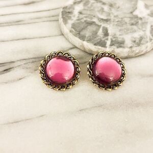 Vintage Signed Tara Iridescent Pinkish Purple Acrylic Cabochon Earrings Clip On